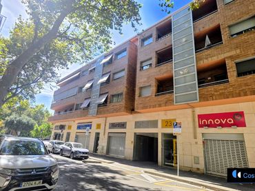 Pis amb balcó en venda a Centre