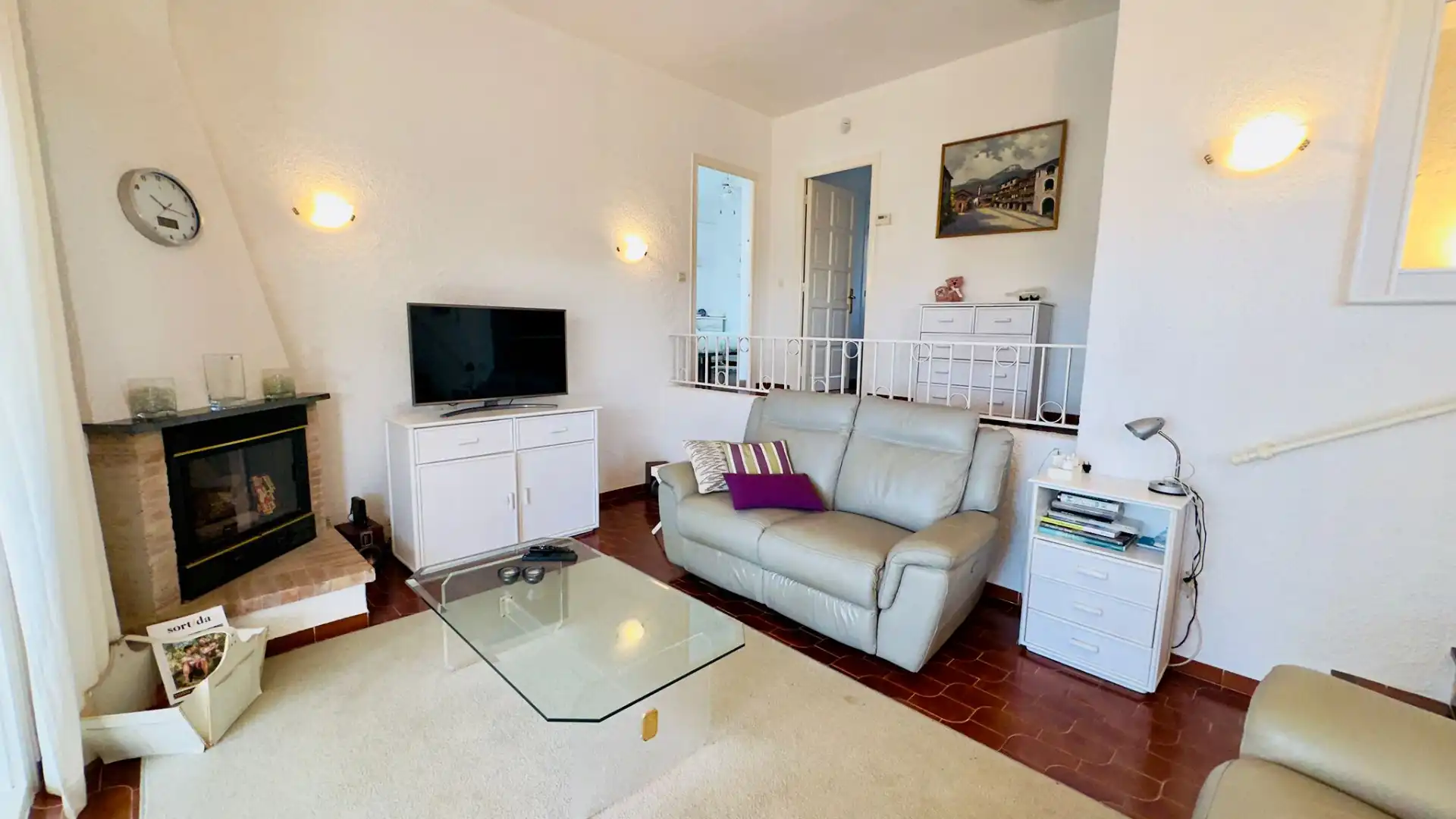 Sala de estar de Casa o chalet en venta en L'Estartit con Aire acondicionado, Calefacción y Jardín privado