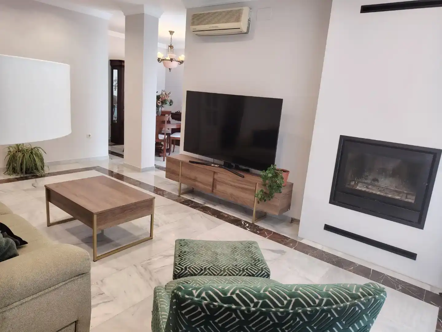 Sala d'estar de Casa o xalet en venda en Motril amb Aire condicionat i Balcó