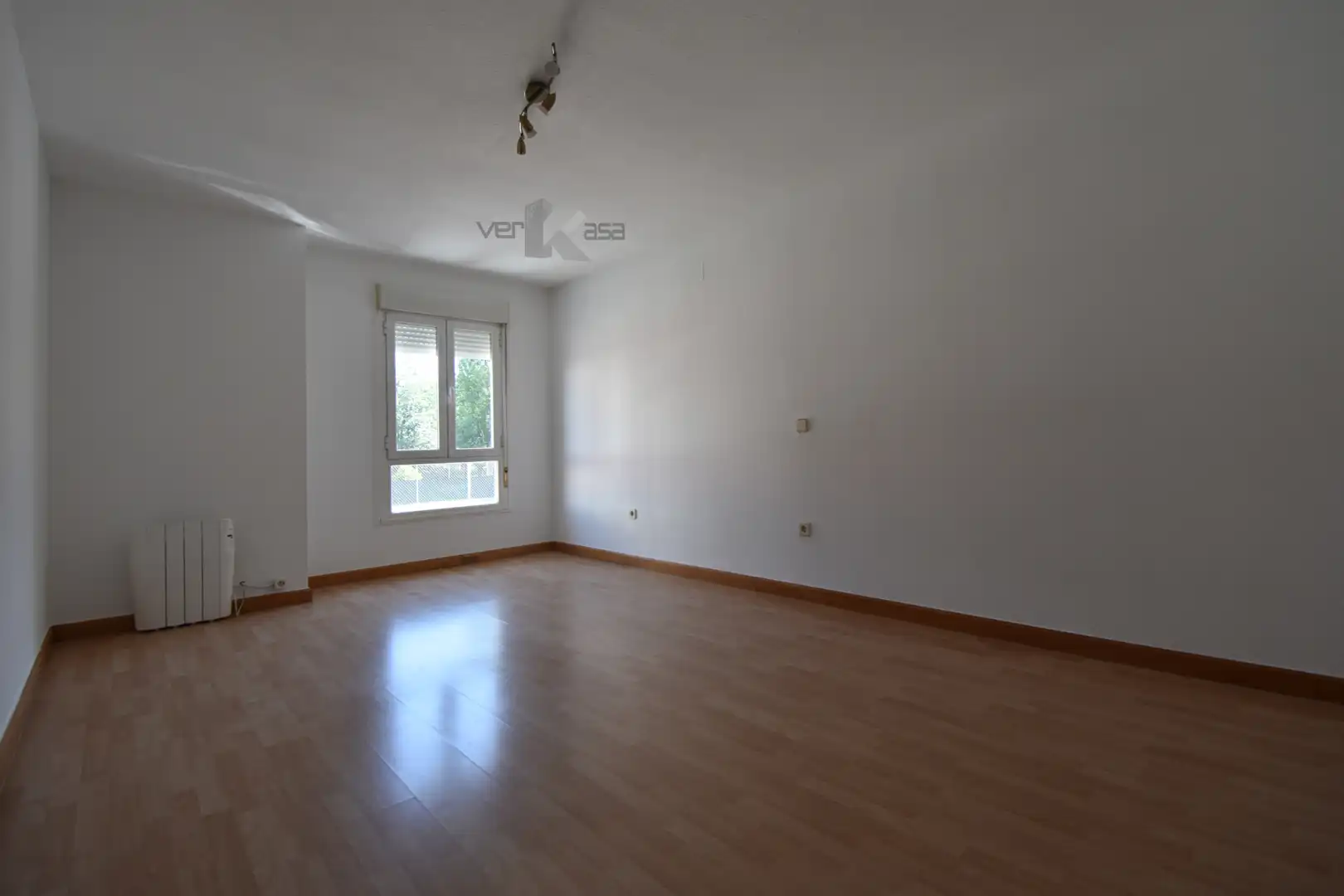 Schlafzimmer von Einfamilien-Reihenhaus zum Verkauf in San Martín de la Vega mit Klimaanlage, Heizung und Privatgarten