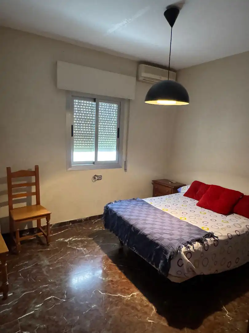 Dormitori de Casa o xalet per a compartir en Jaén amb Aire condicionat i Moblat