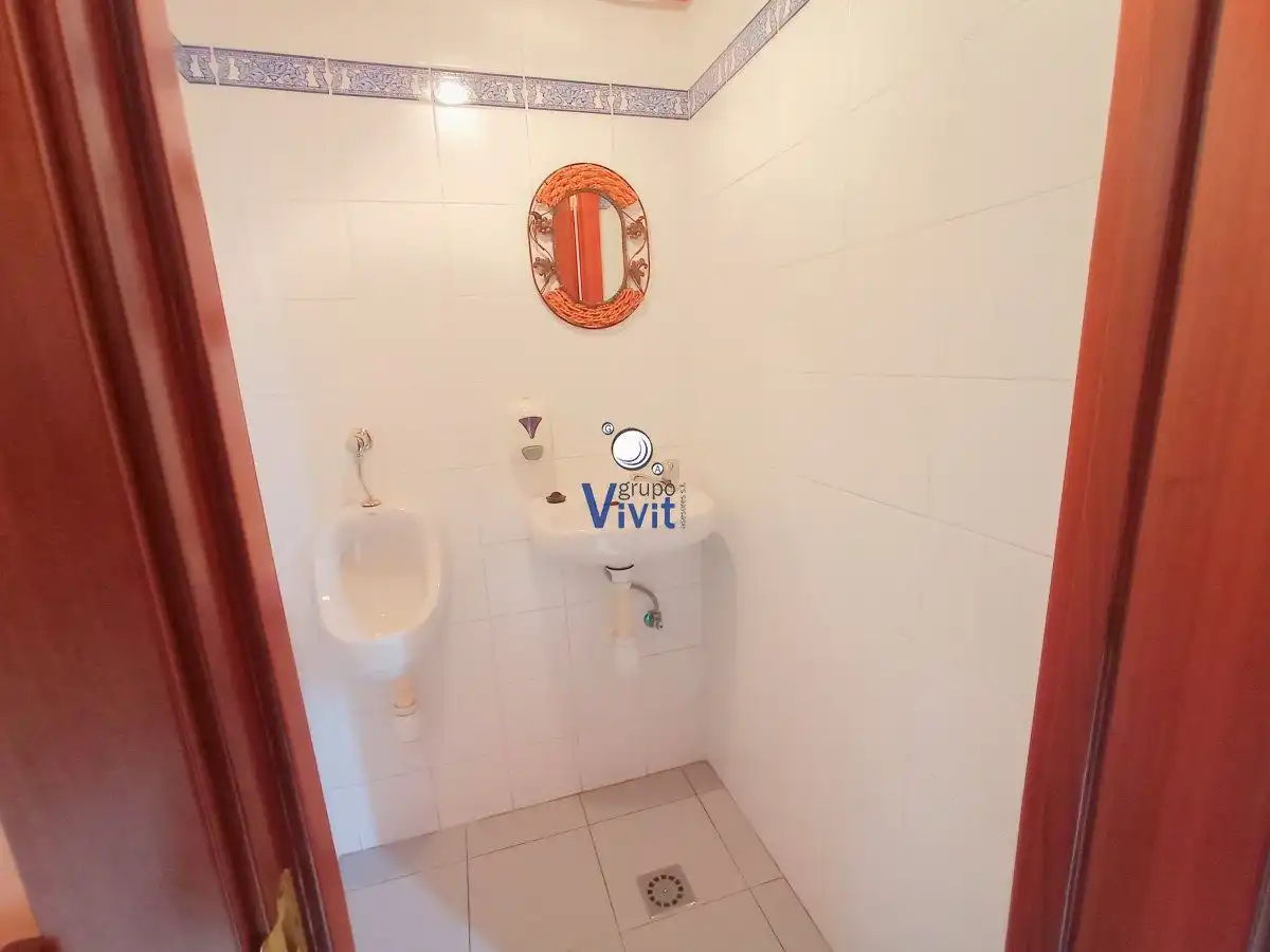 Bathroom of Commercial properties for sale in Alcalá de Guadaira