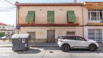 Vista exterior de Casa adosada en venda en La Zubia amb Terrassa i Balcó