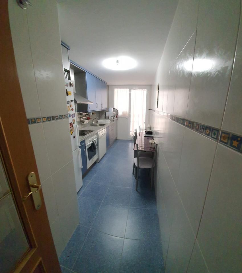 Kitchen of Flat for sale in  Zaragoza Capital  with Air Conditioner, Heating and Parquet flooring