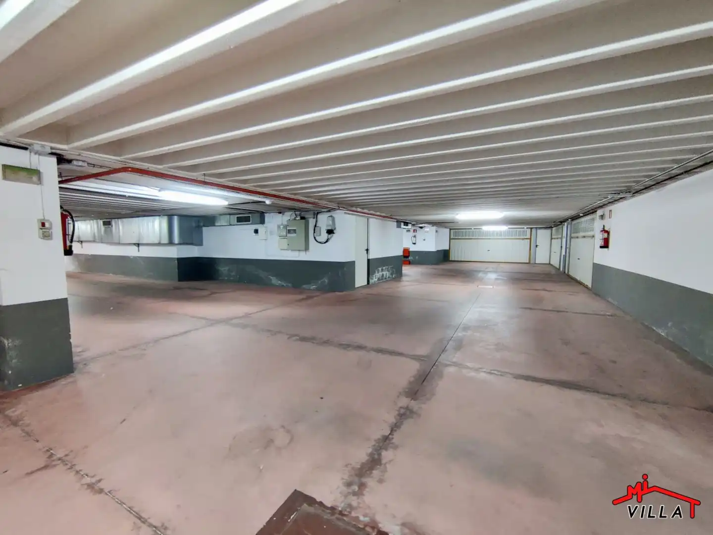 Parking de Casa o chalet en venta en Laredo con Calefacción y Amueblado