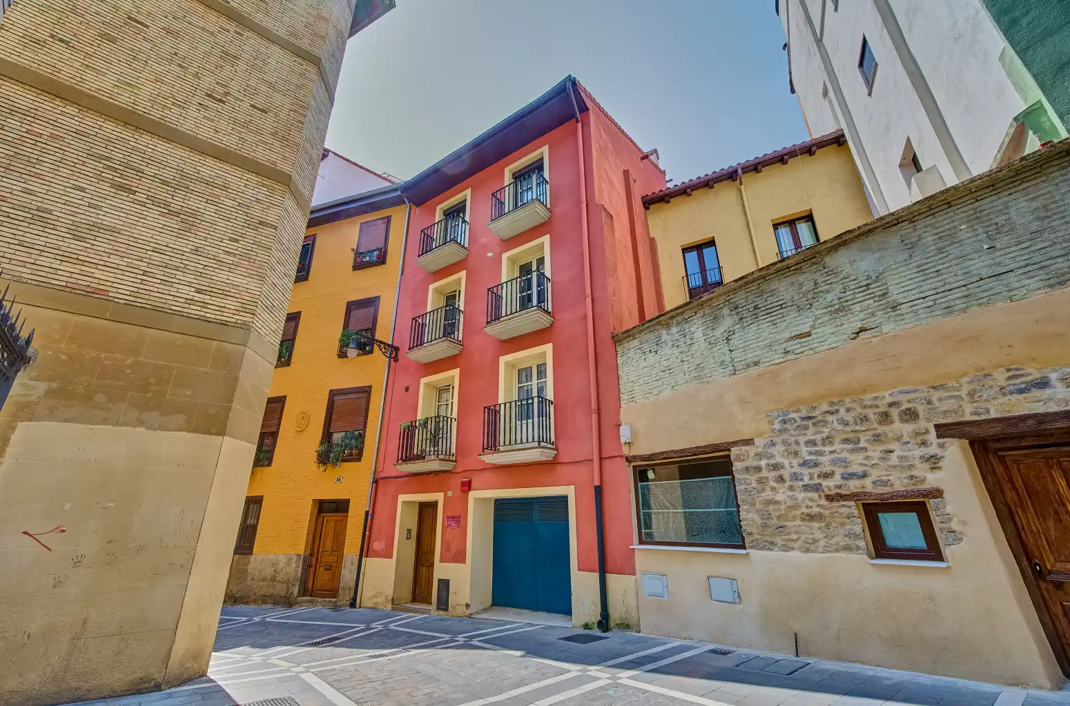 Vista exterior de Ático en venta en  Pamplona / Iruña con Calefacción, Parquet y Balcón
