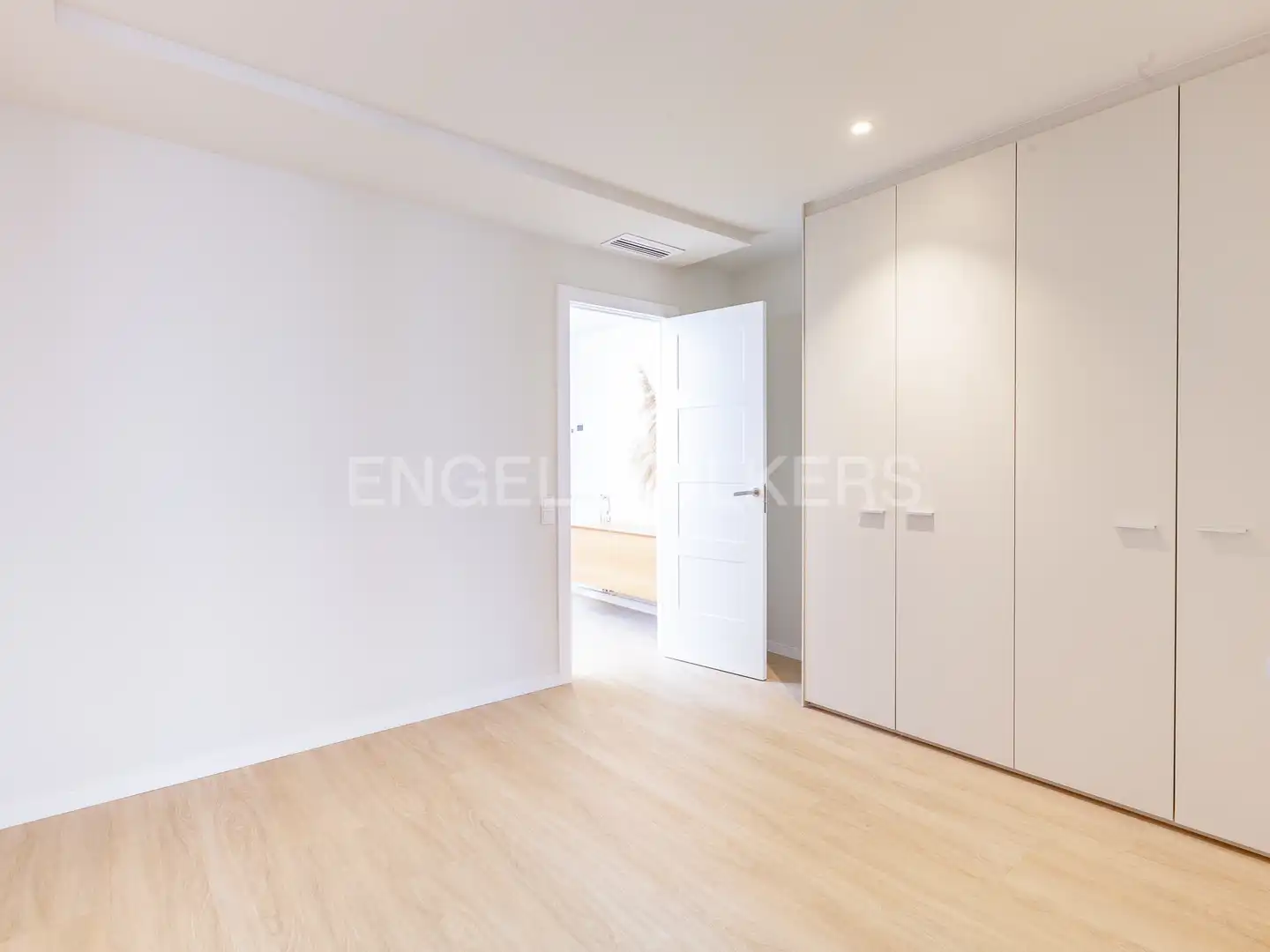 Bedroom of Attic for sale in Barcelona  with Air Conditioner, Heating and Parquet flooring