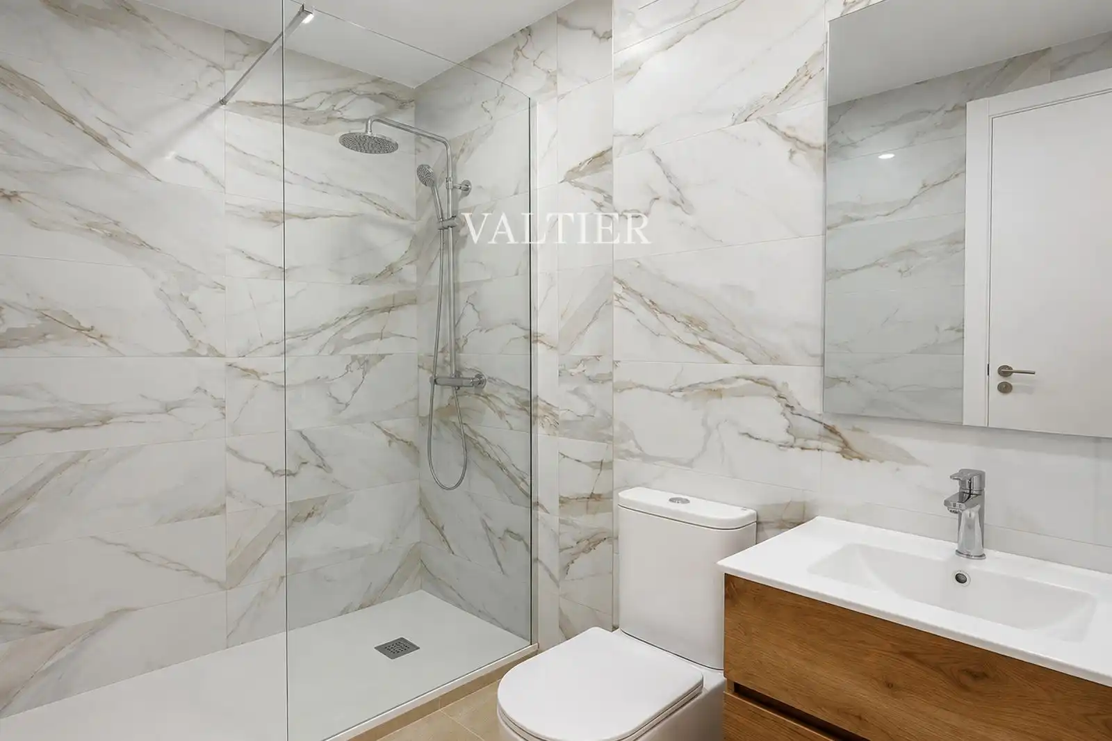Baño de Piso de alquiler en Madrid con Aire acondicionado, Terraza y Amueblado