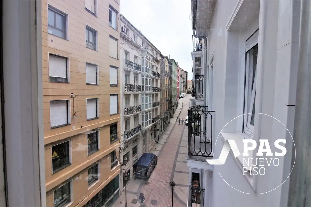 Außenansicht von Wohnung zum Verkauf in Santander mit Heizung und Balkon