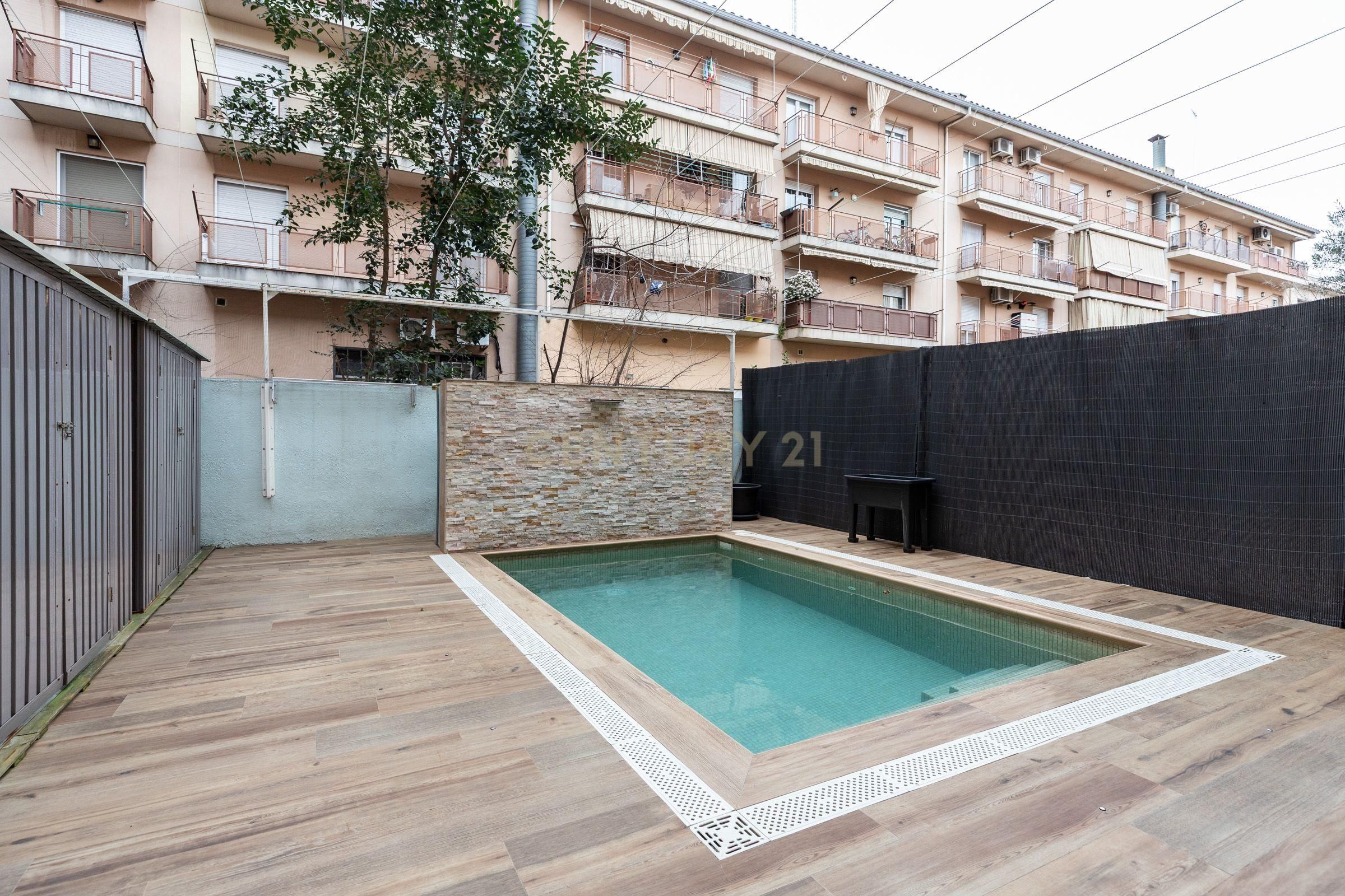 Swimming pool of Apartment for sale in Mollet del Vallès  with Air Conditioner and Swimming Pool