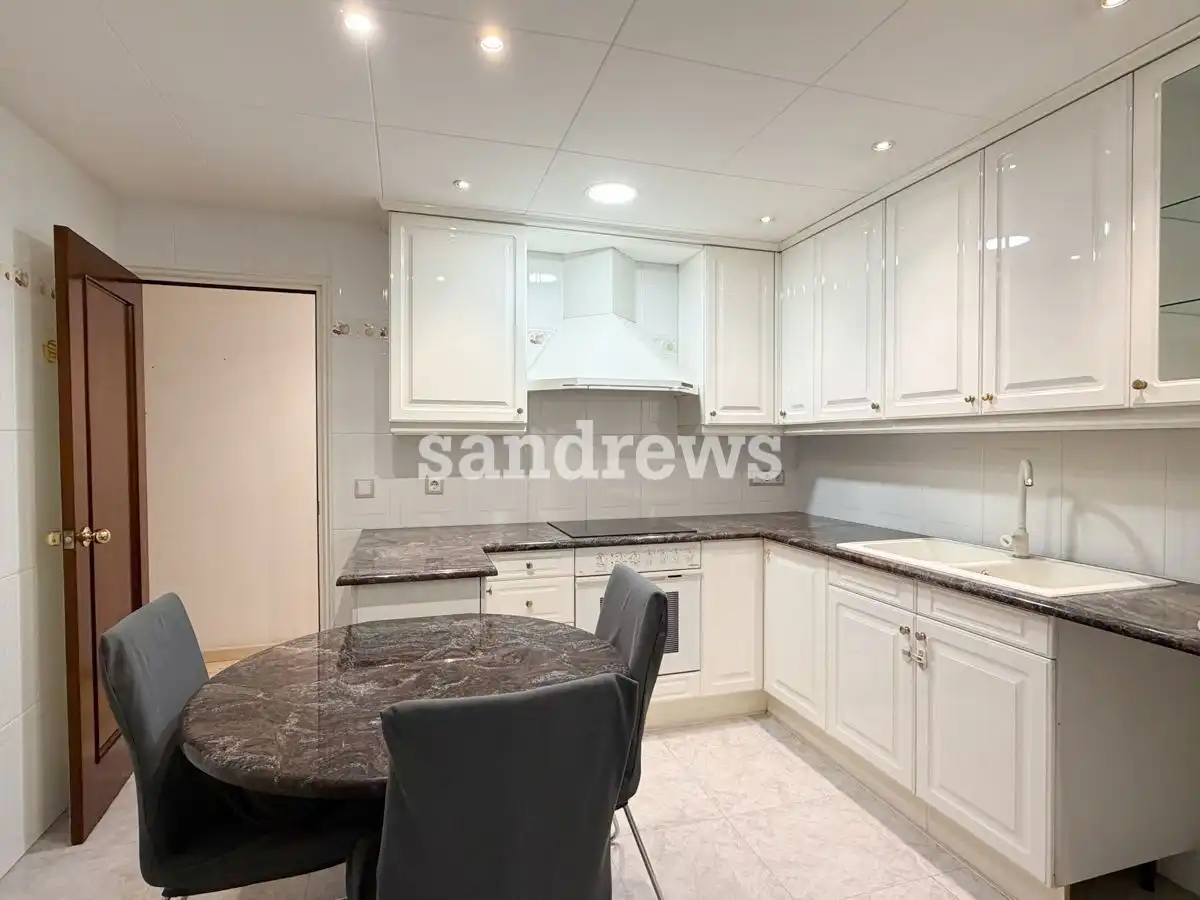 Kitchen of Flat for sale in Figueres  with Air Conditioner, Heating and Terrace