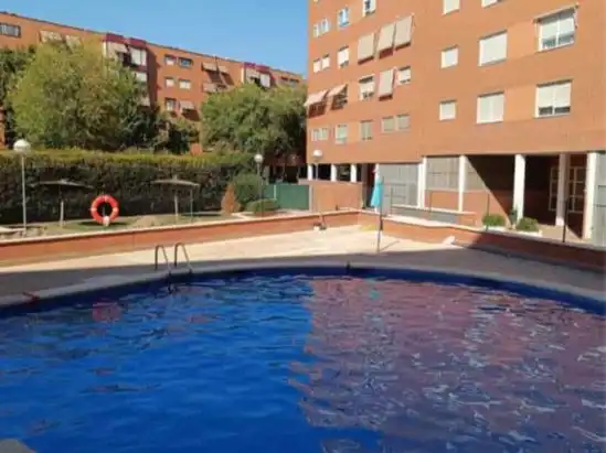Swimming pool of Flat for sale in Vicálvaro