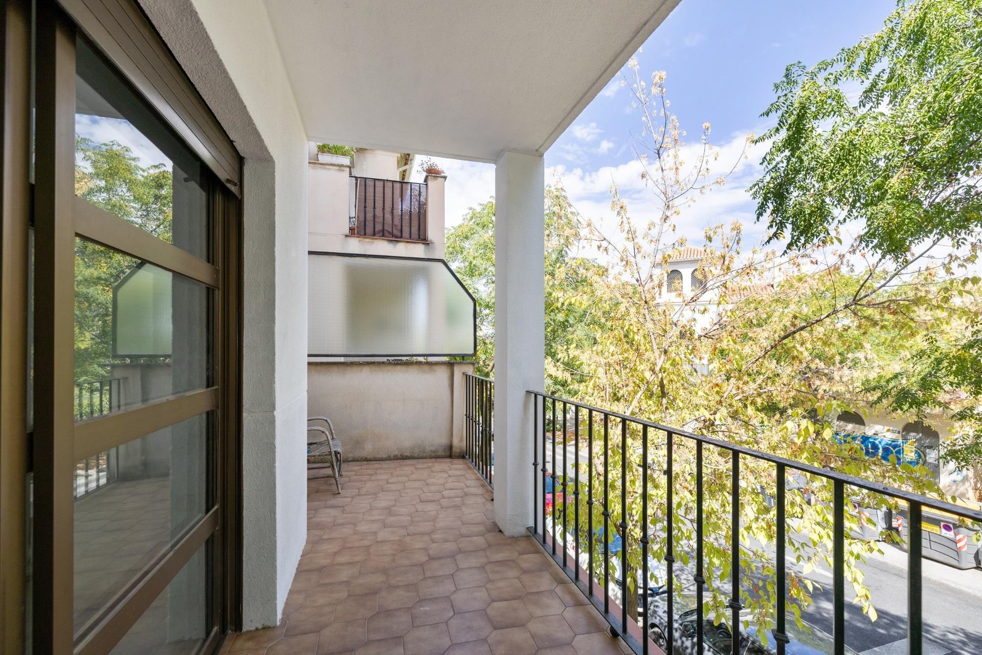 Terraza de Piso en venta en  Granada Capital con Terraza, Balcón y Piscina comunitaria
