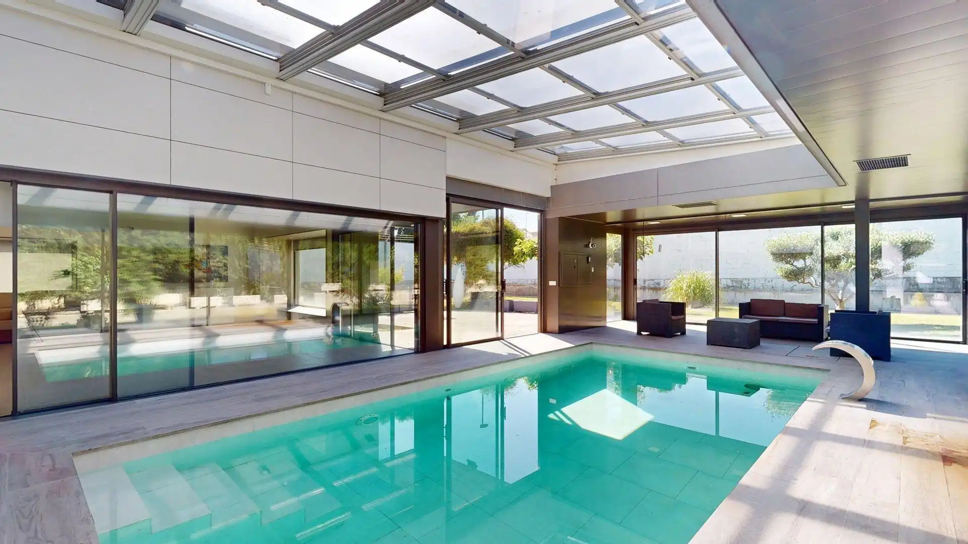 Piscina de Casa o chalet en venta en Zaragoza con Aire acondicionado, Calefacción y Jardín privado