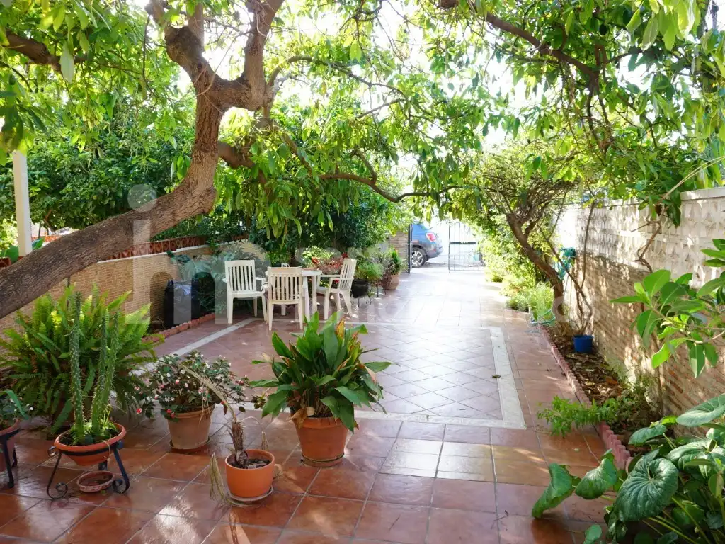 Jardí de Casa o xalet en venda en Vélez-Málaga amb Aire condicionat i Moblat