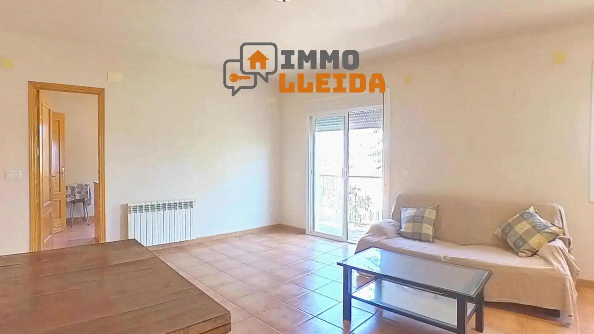 Vista exterior de Casa o xalet en venda en Les Avellanes i Santa Linya amb Calefacció, Terrassa i Balcó