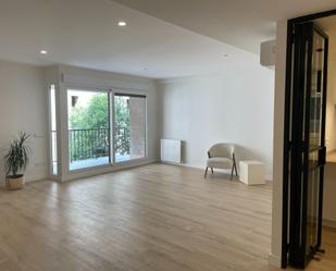 Living room of Flat for sale in  Madrid Capital  with Air Conditioner, Heating and Terrace