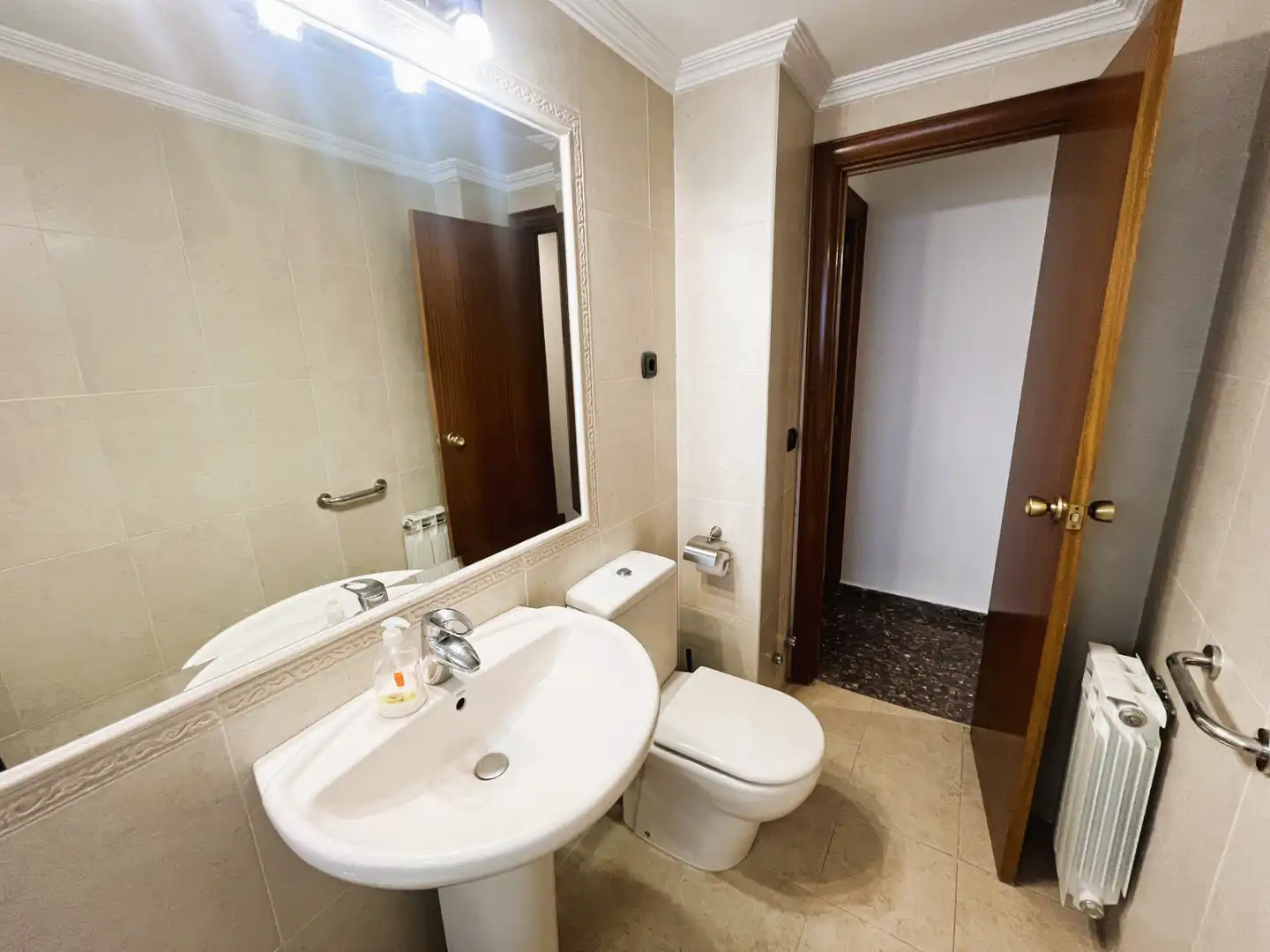 Baño de Piso en venta en Jaén con Aire acondicionado, Calefacción y Balcón