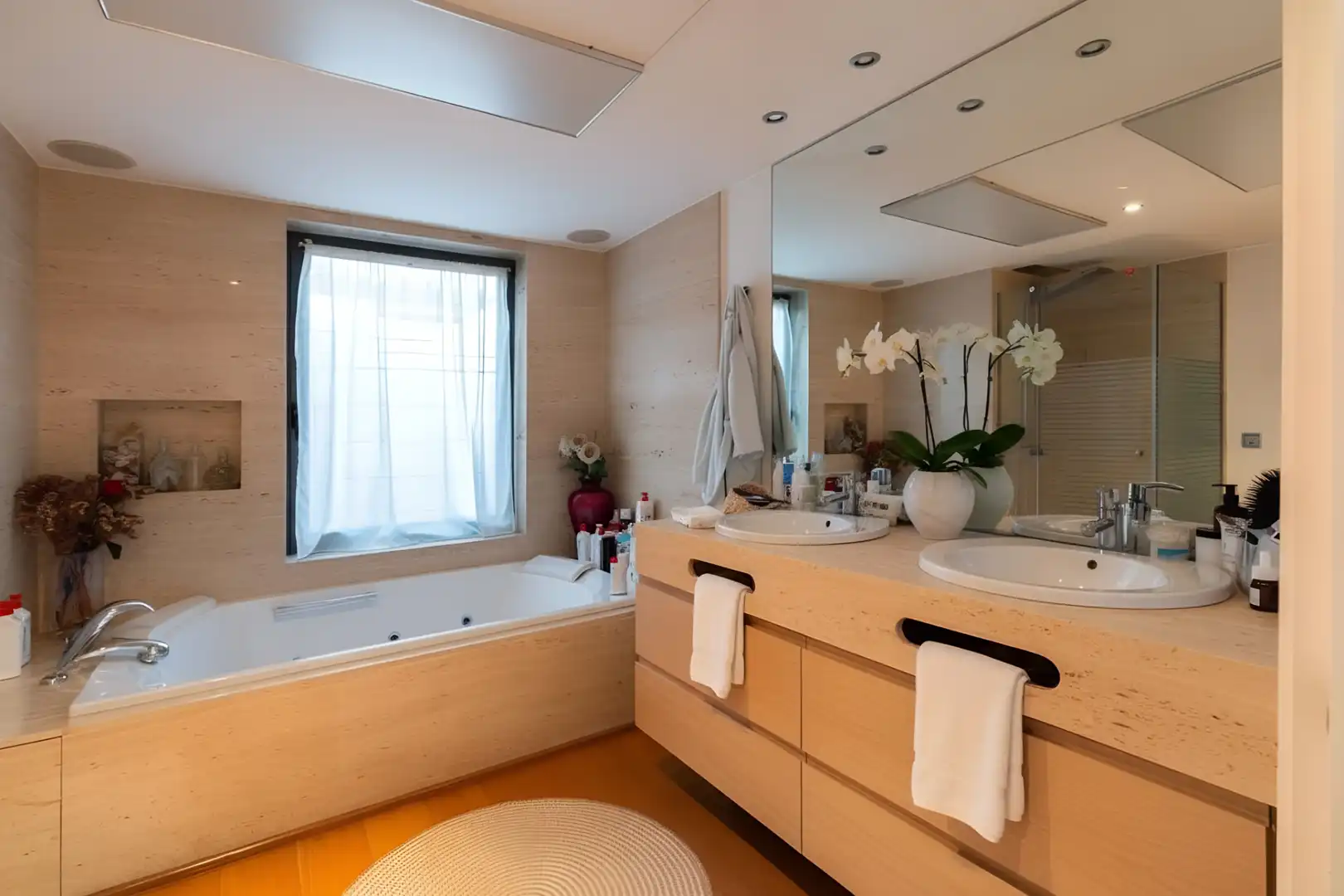 Bathroom of Houses for sale in Girona  with Air Conditioner, Heating and Private garden