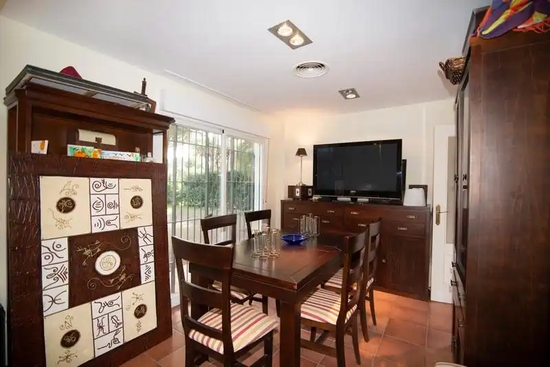 Comedor de Casa o chalet en venta en Chiclana de la Frontera con Aire acondicionado, Jardín privado y Trastero