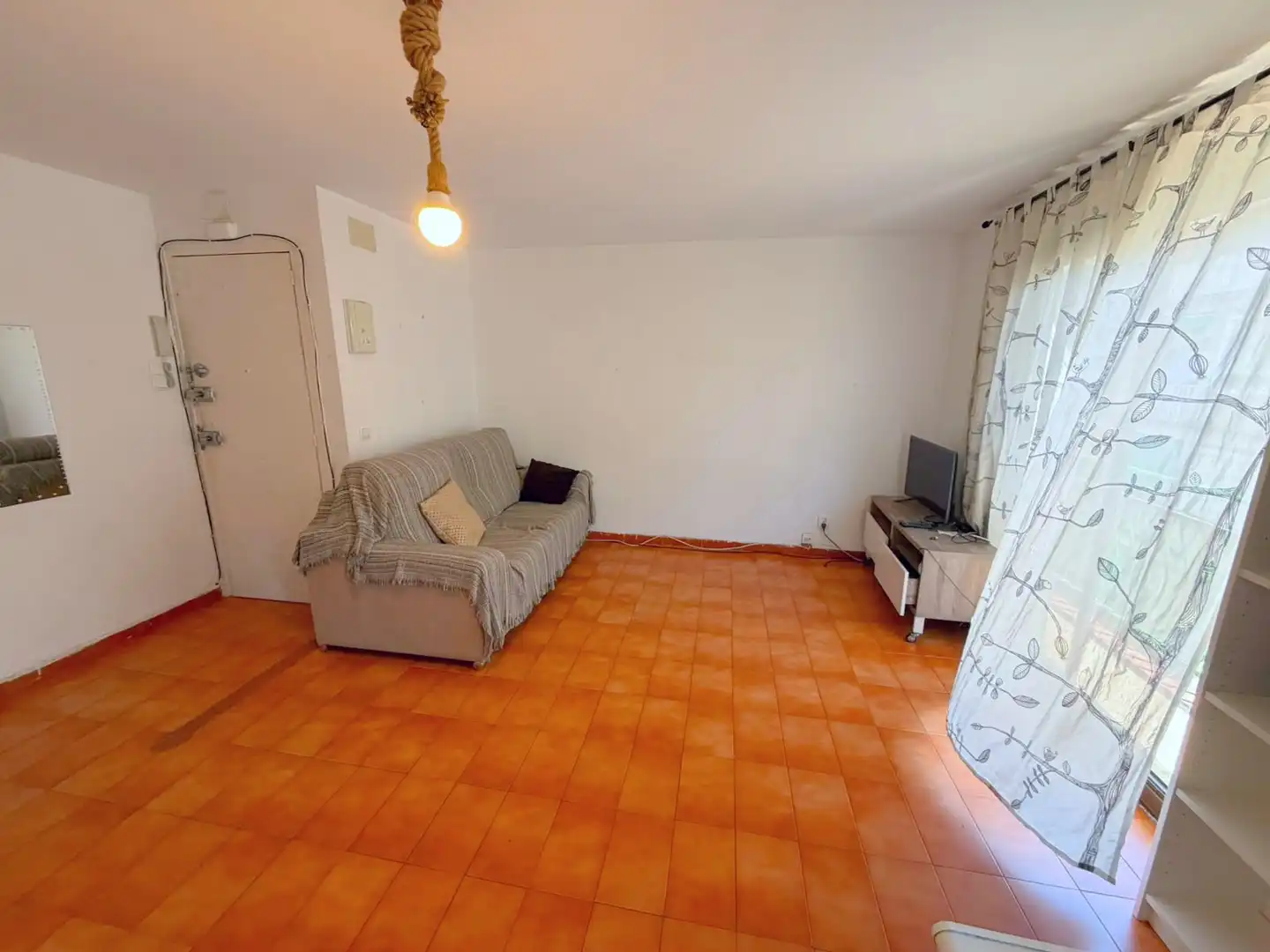 Sala d'estar de Pis en venda en El Prat de Llobregat amb Balcó