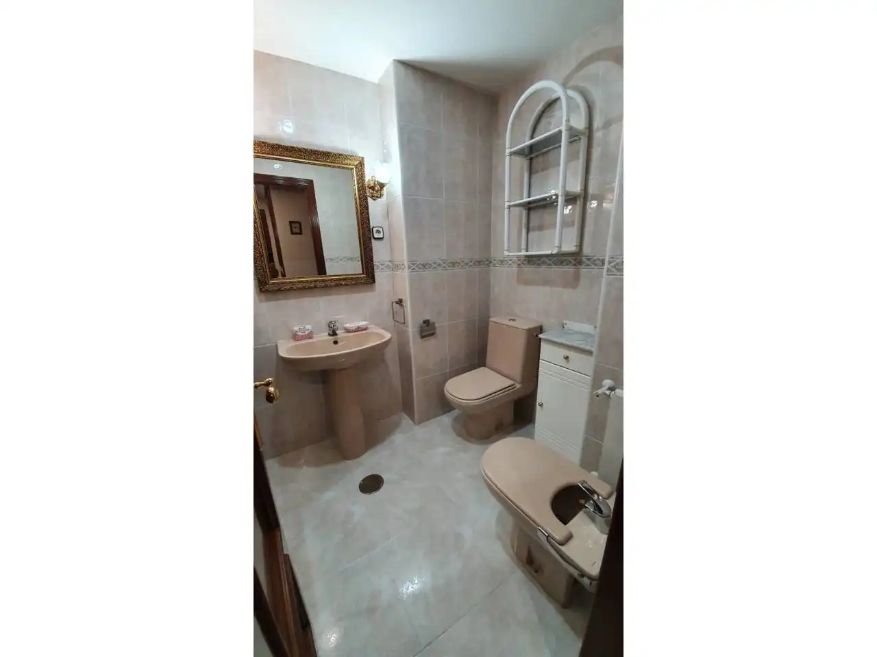 Badezimmer von Wohnung zur Miete in Fuenlabrada mit Heizung und Möbliert