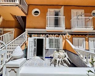 Vista exterior de Casa o xalet en venda en Torrevieja amb Terrassa, Traster i Balcó