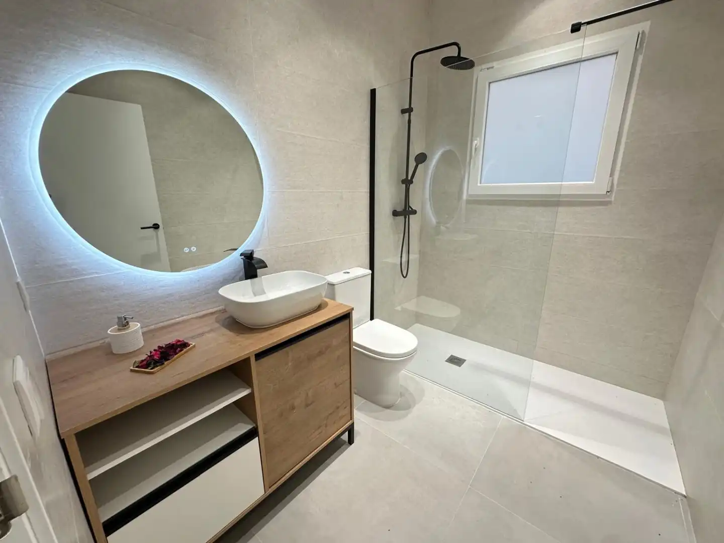 Baño de Piso en venta en Castellón de la Plana / Castelló de la Plana con Terraza