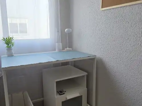 Bedroom of Flat for share in Sur