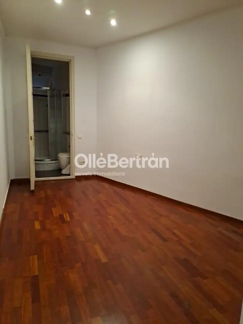 Flat for sale in Barcelona  with Balcony