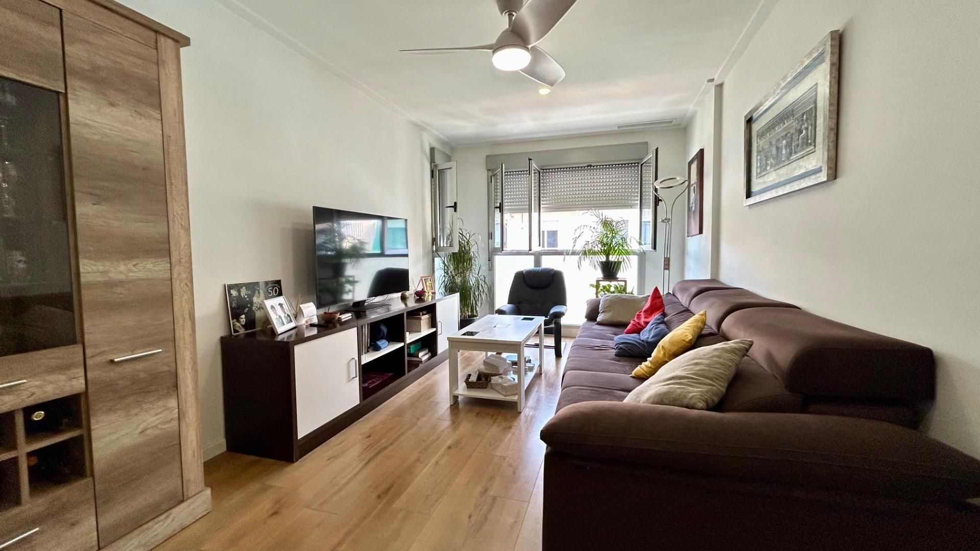 Sala d'estar de Pis en venda en Elche / Elx amb Aire condicionat, Jardí privat i Alarma