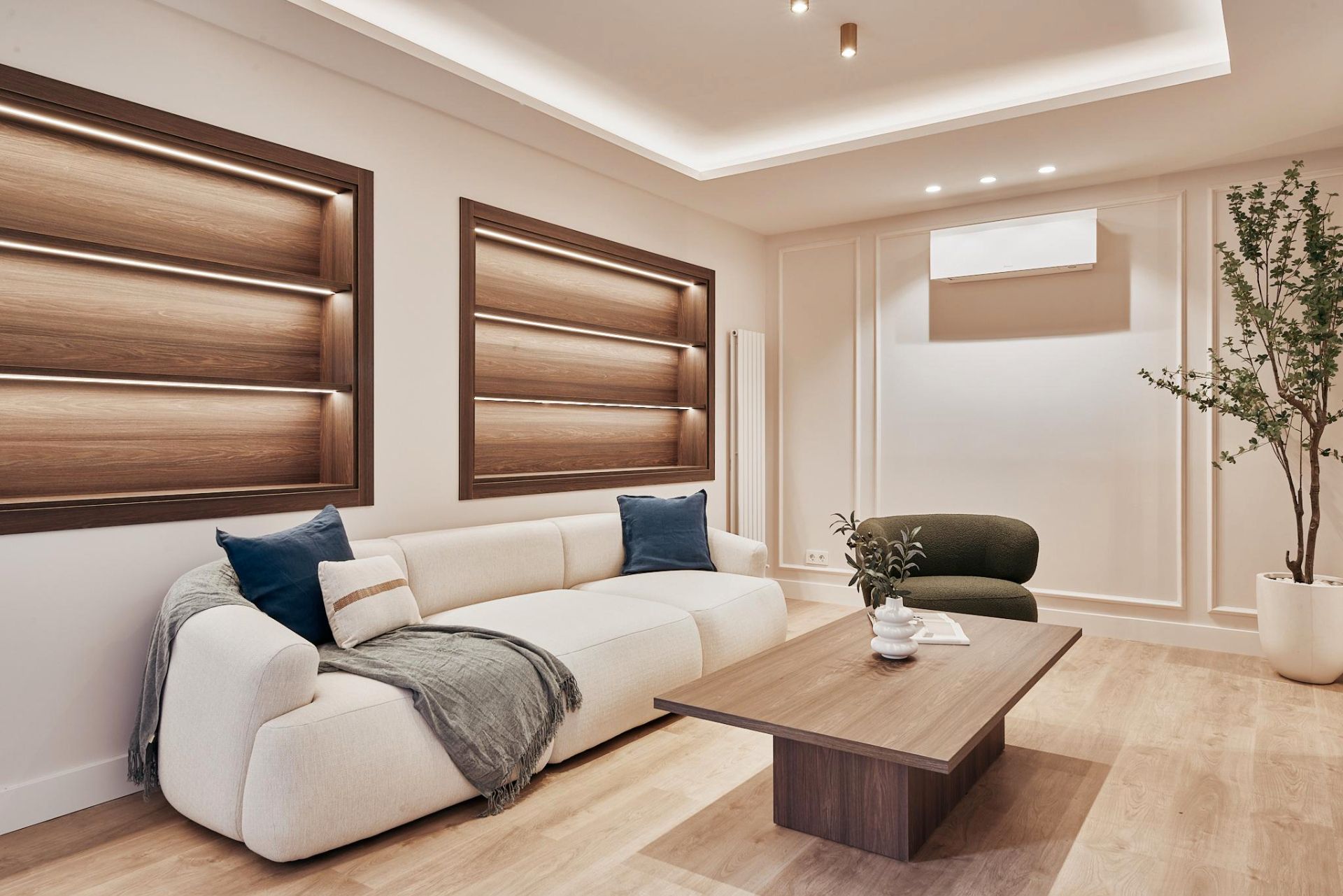 Living room of Flat for sale in  Madrid Capital  with Air Conditioner, Heating and Storage room