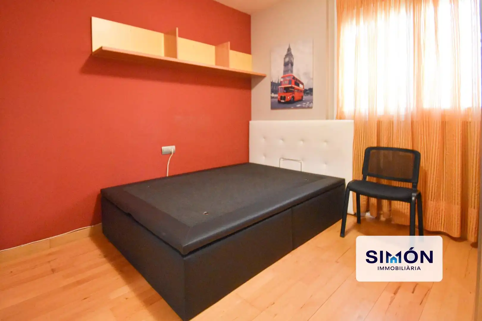 Bedroom of Flat for sale in Manresa  with Air Conditioner, Heating and Storage room