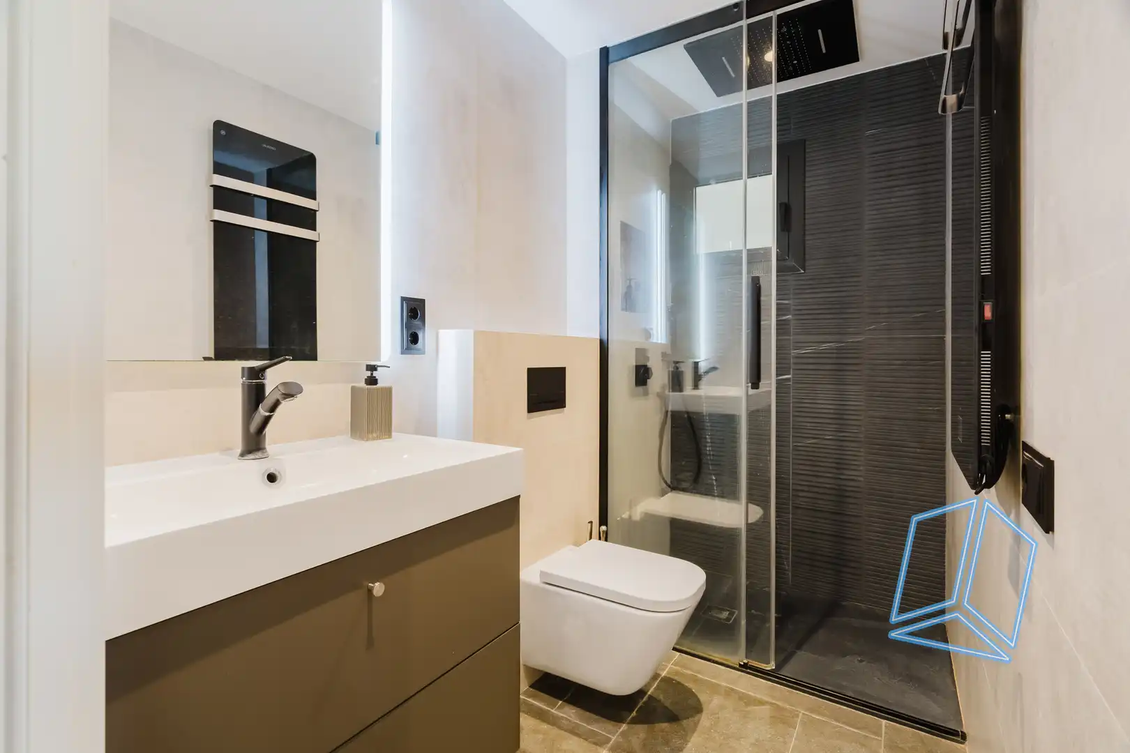 Bathroom of Flat for sale in Barcelona  with Balcony
