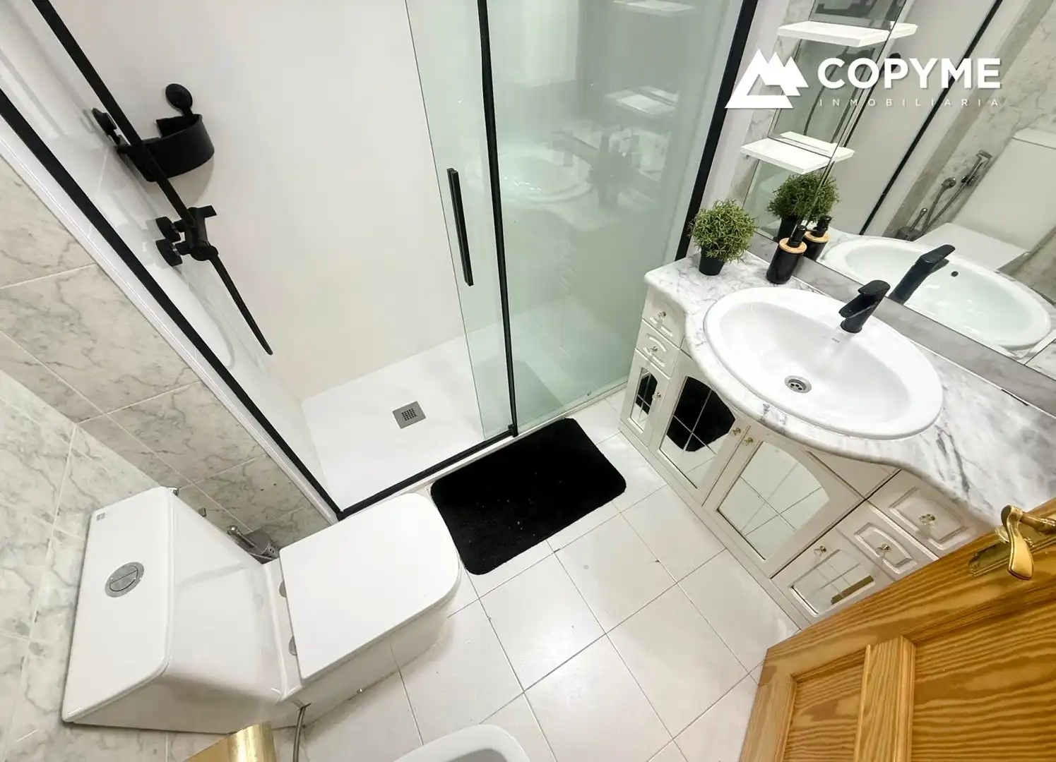 Baño de Piso en venta en Torrijos con Aire acondicionado, Calefacción y Amueblado