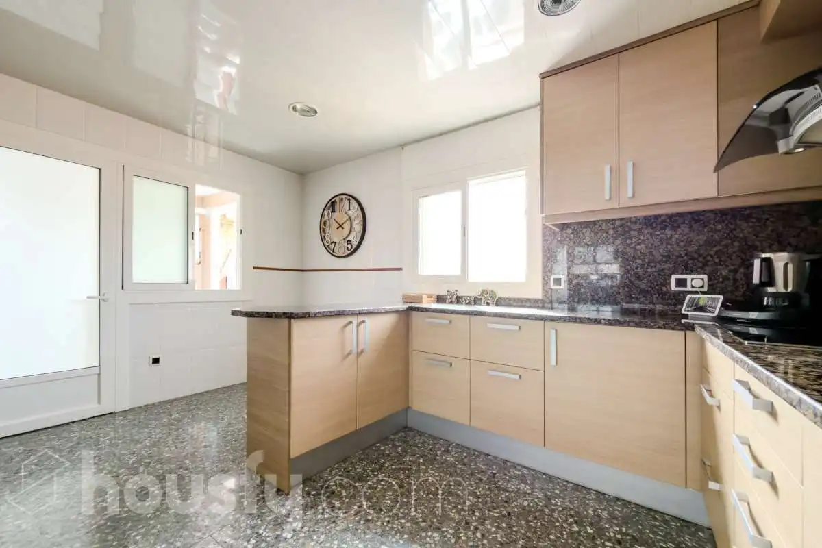 Kitchen of Houses for sale in Mataró  with Air Conditioner, Heating and Terrace