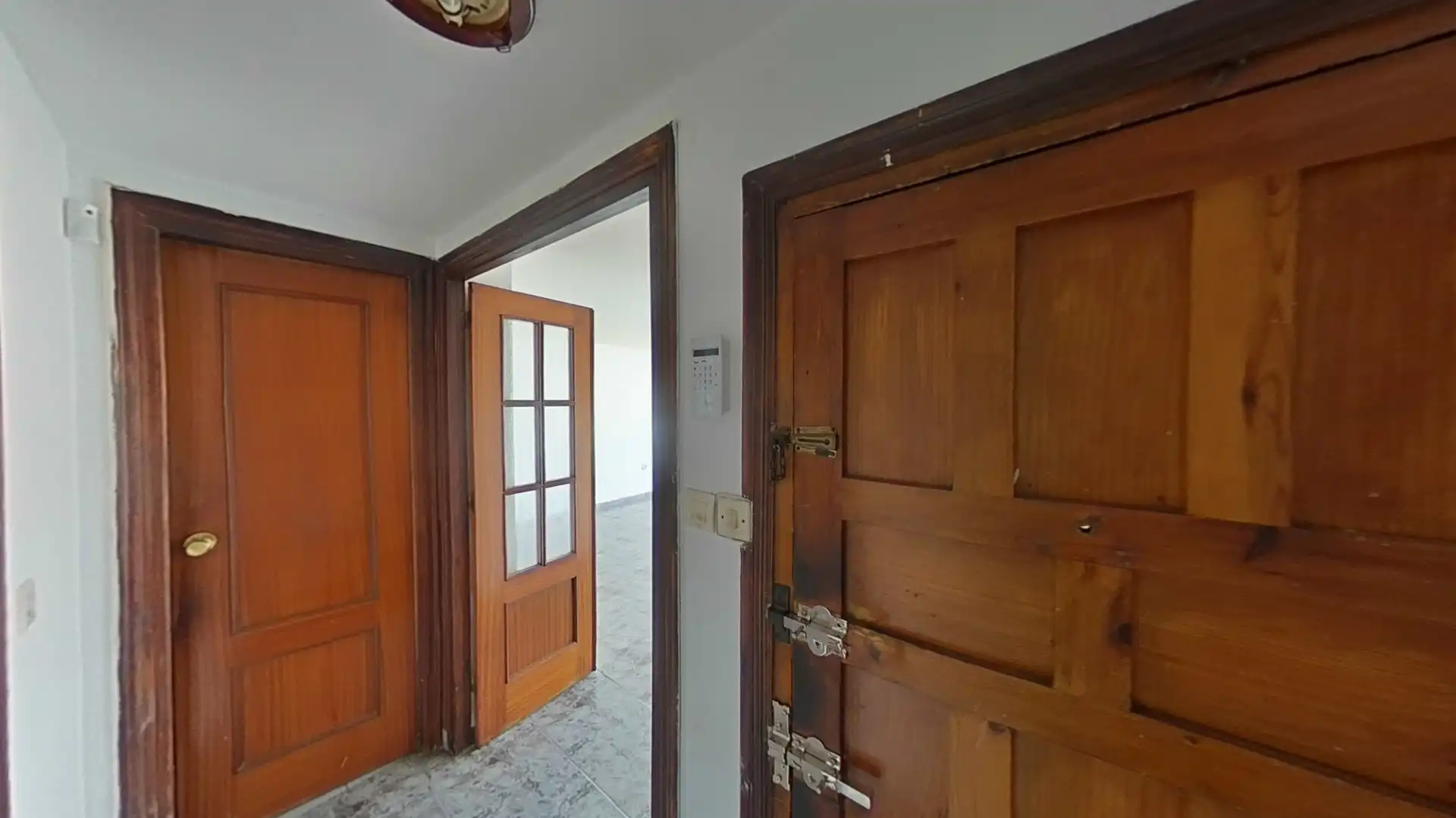 Wohnung zum Verkauf in Almería mit Klimaanlage und Ofen