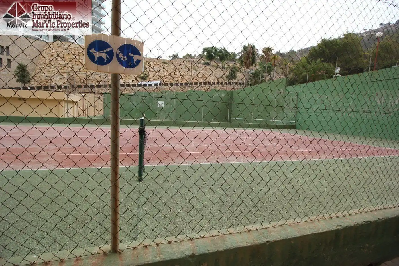 Parking de Apartamento en venta en Benidorm con Jardín privado, Amueblado y Piscina comunitaria