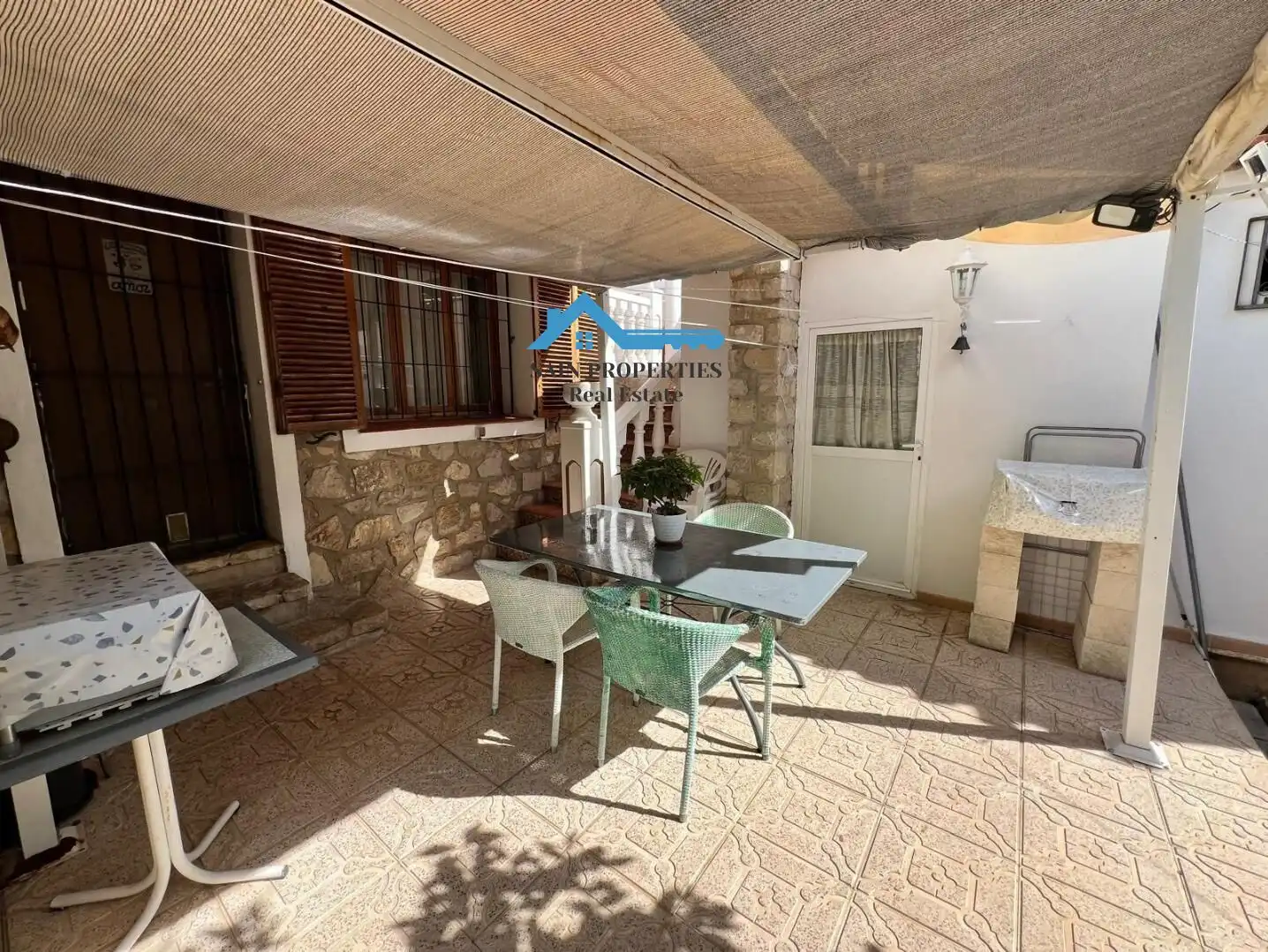 Vista exterior de Casa o chalet en venta en La Nucia con Aire acondicionado, Calefacción y Jardín privado