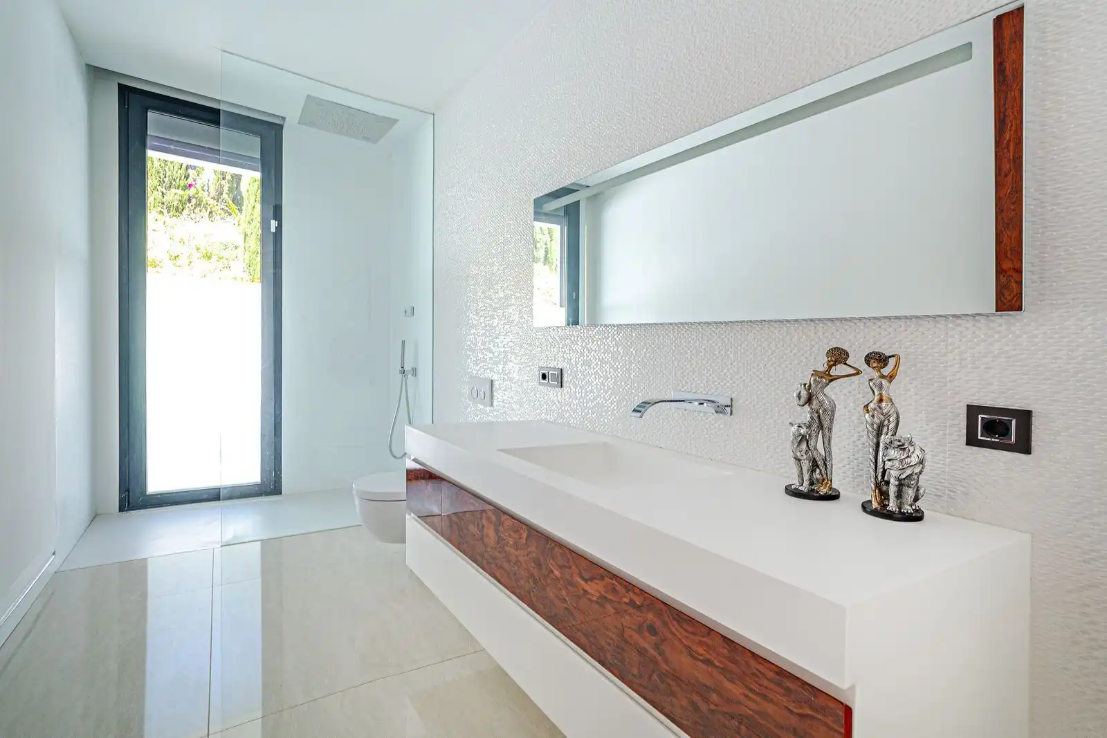Badezimmer von Haus oder Chalet zur Miete in Marbella mit Klimaanlage, Privatgarten und Terrasse