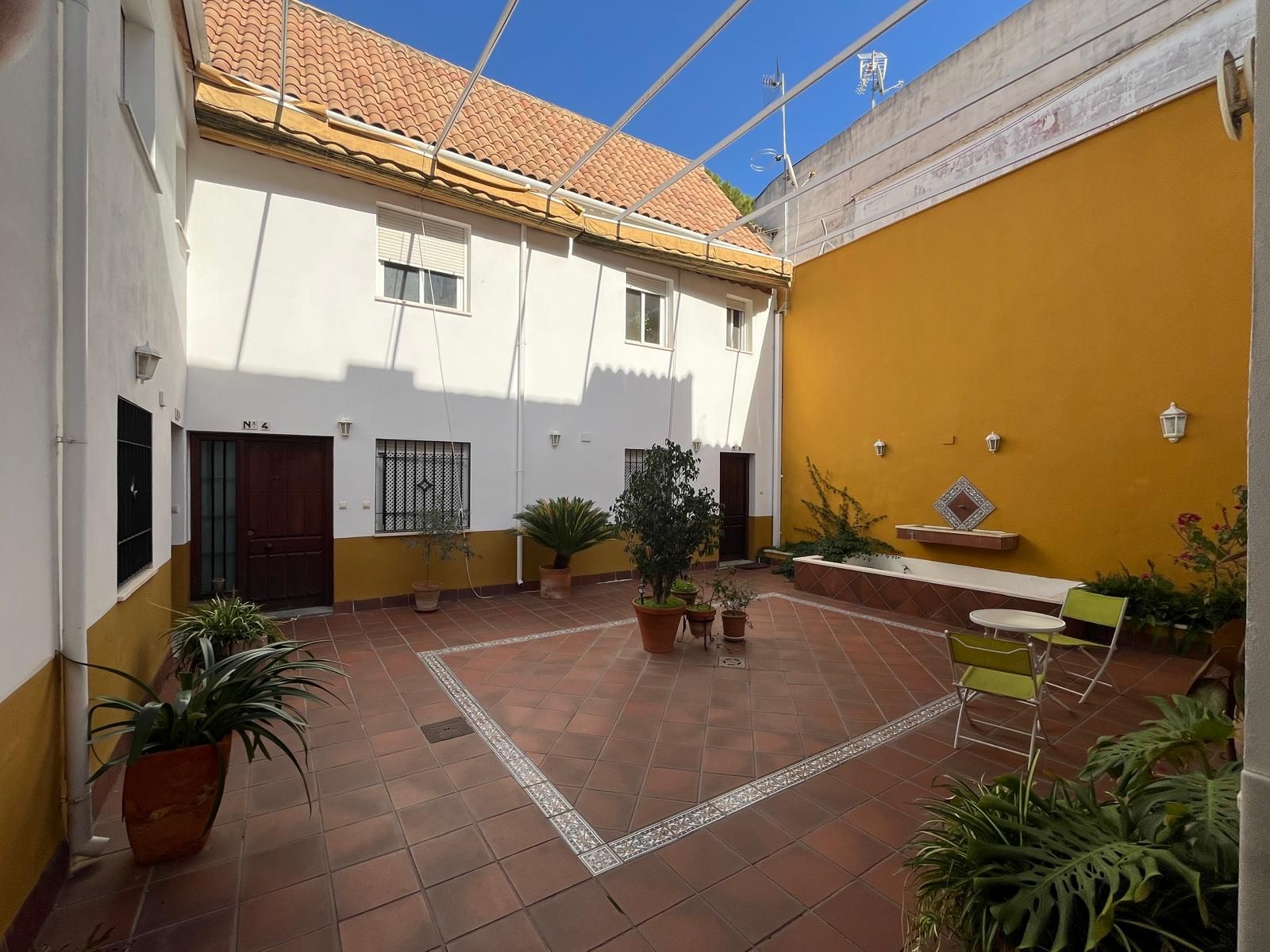 Jardí de Casa adosada en venda en  Córdoba Capital amb Aire condicionat, Calefacció i Terrassa