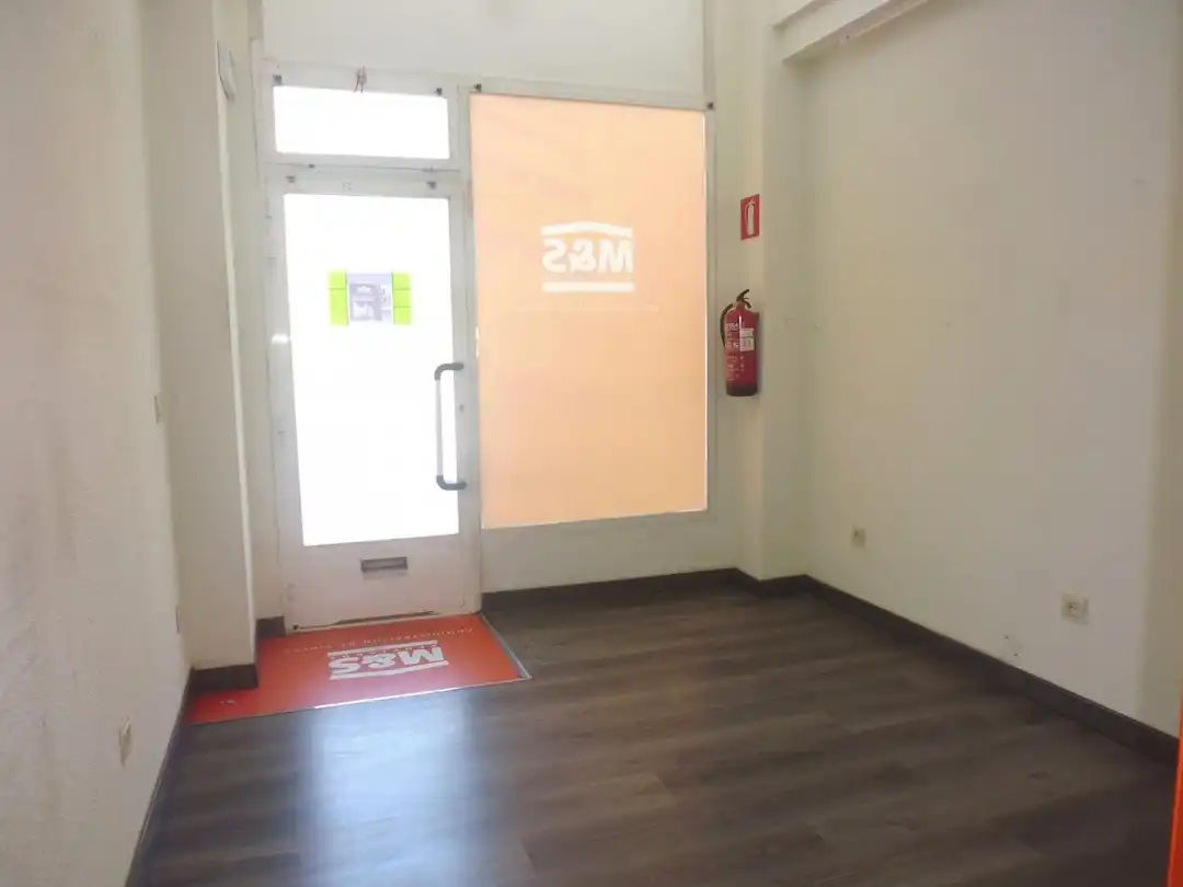 Geschaftsraum zur Miete in  Pamplona / Iruña mit Möbliert