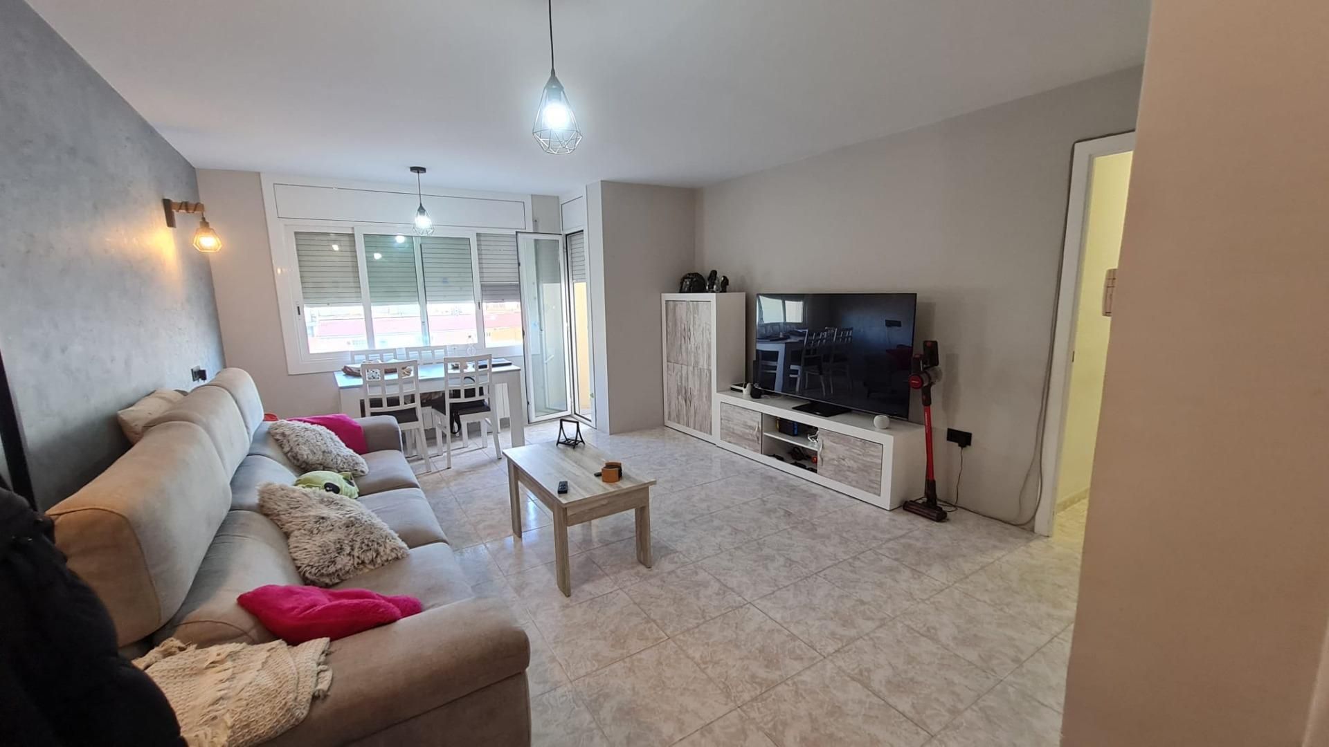 Sala d'estar de Pis en venda en El Vendrell amb Aire condicionat, Calefacció i Balcó