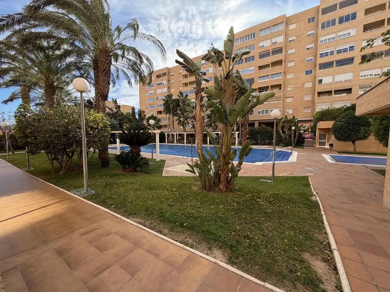 Piscina de Pis en venda en Alicante / Alacant amb Aire condicionat, Calefacció i Traster