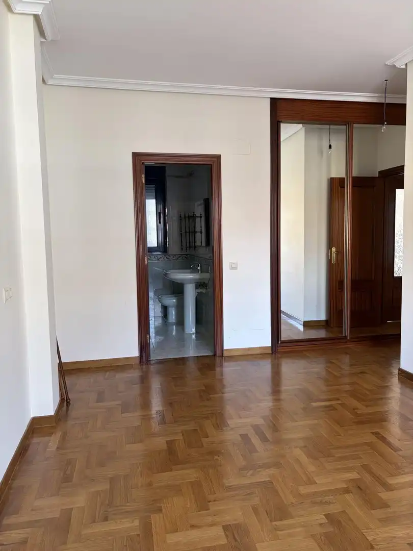 Piso de alquiler en Grado