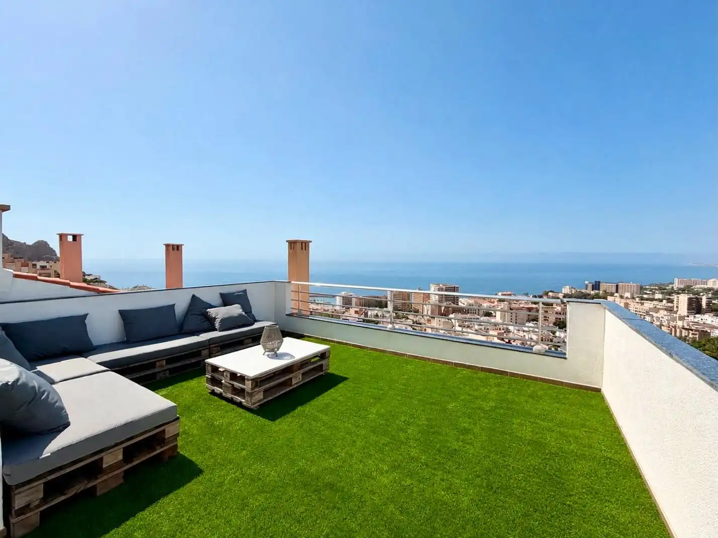 Terraza de Casa adosada de alquiler en Roquetas de Mar con Aire acondicionado, Calefacción y Terraza