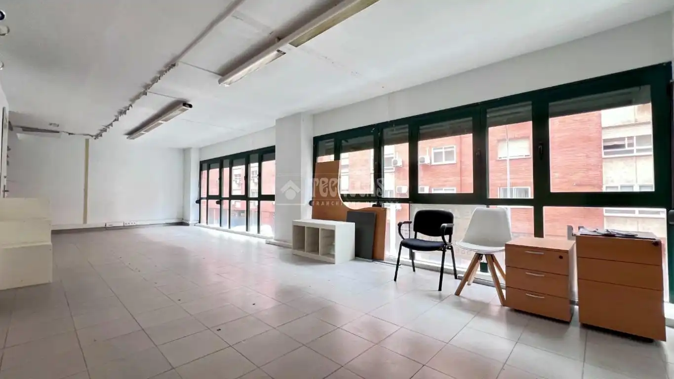 Office for rent in Alcalá de Henares  with Air Conditioner and Terrace