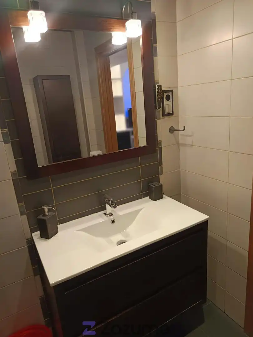 Bathroom of Flat for rent in Madrid  with Air Conditioner, Heating and Parquet flooring