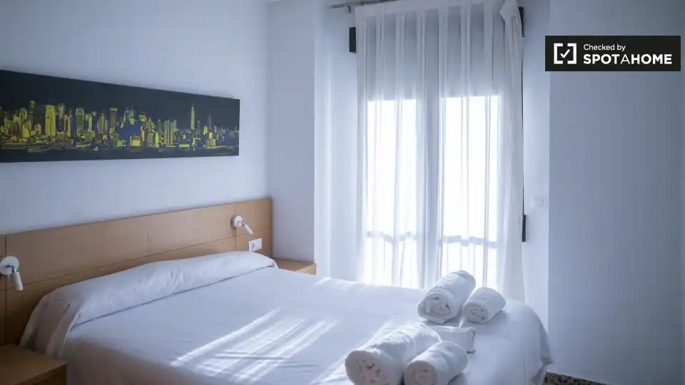 Habitación de Piso de alquiler en Valencia con Aire acondicionado, Calefacción y Amueblado