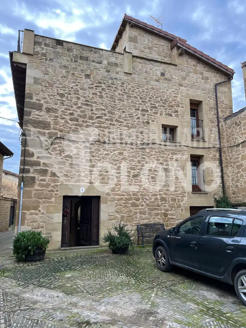Vista exterior de Casa o xalet en venda en Sajazarra amb Calefacció, Terrassa i Forn